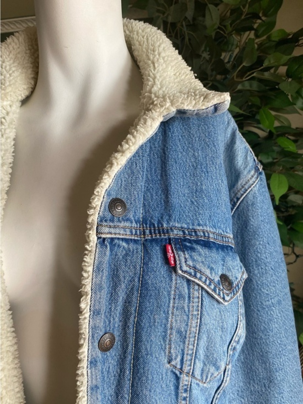 Levi's Light Blue Denim Jacket with Cream Sherpa Lining